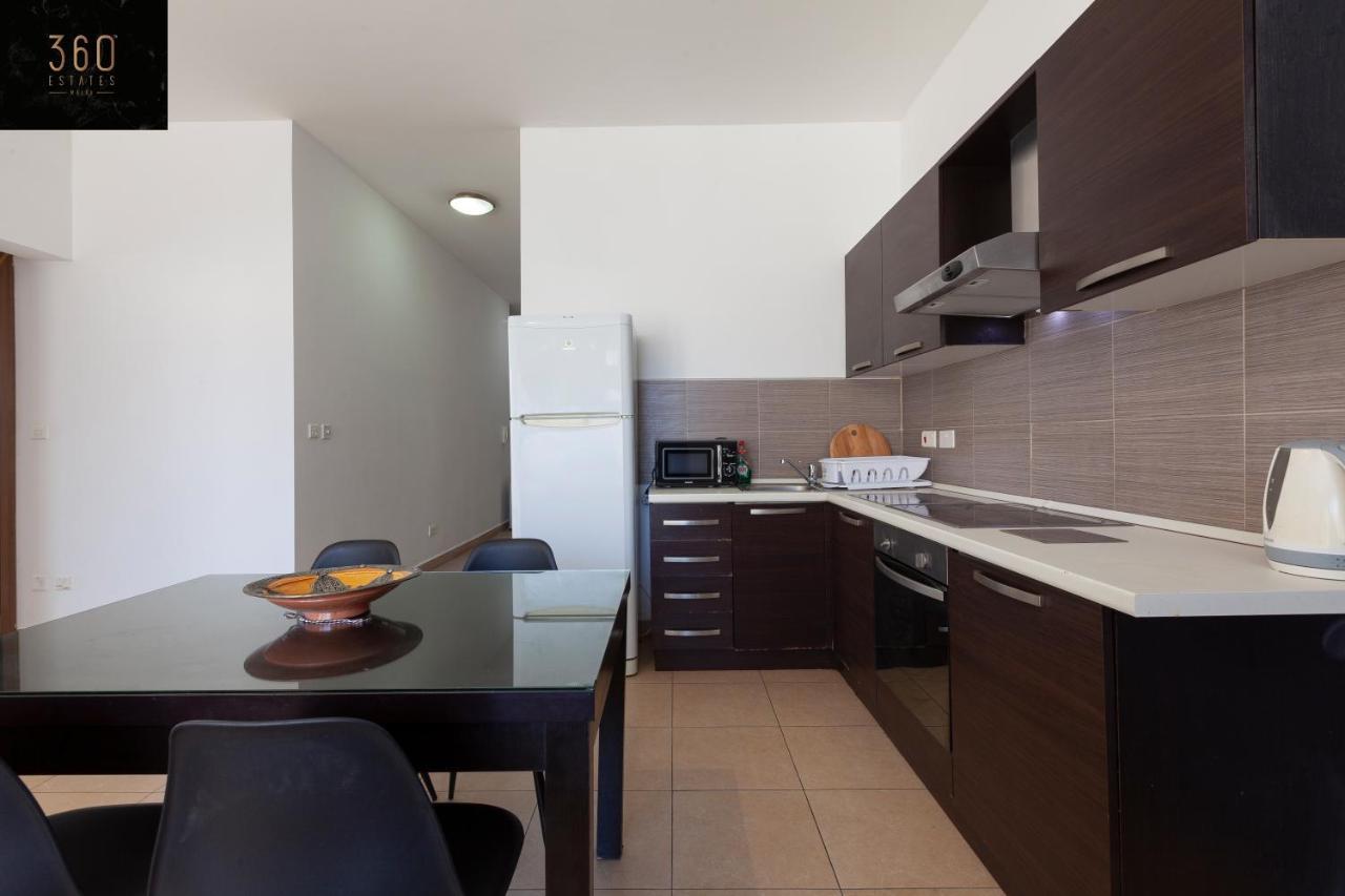 Spacious Pv Close To Clubs & Schools With Wifi By 360 Estates Appartamento