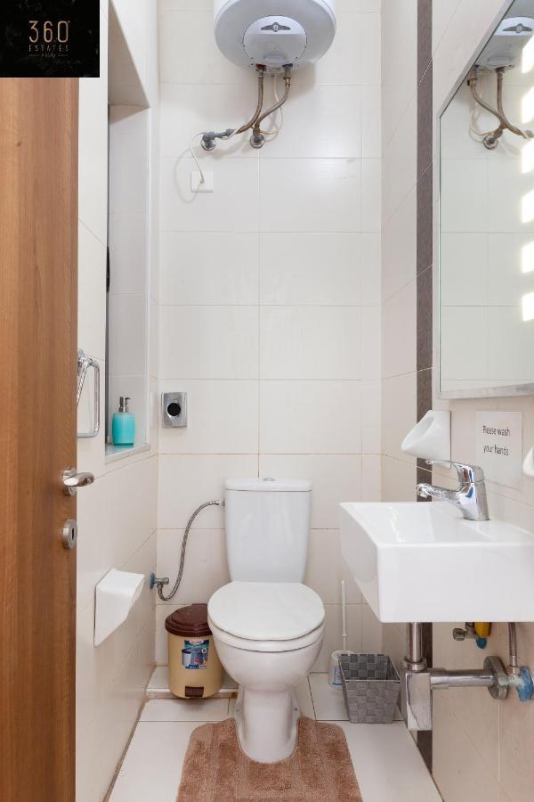 Appartamento Spacious Pv Close To Clubs & Schools With Wifi By 360 Estates